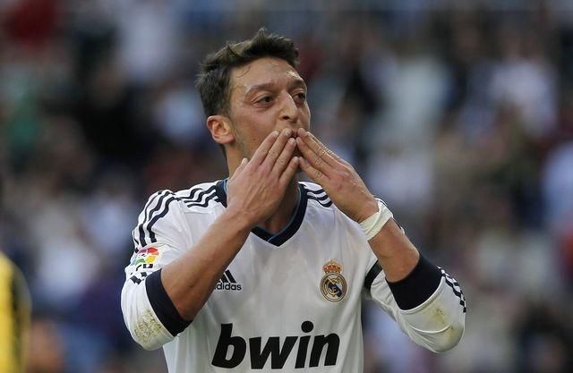 Mesut Ozil foto real