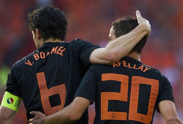 Affelay bommel holandsko gol rotterdam reuters