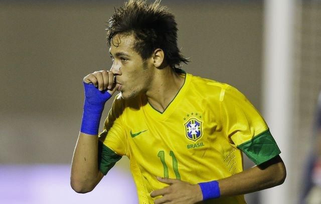 Neymar cuca palec brazilia