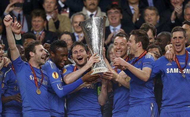 Chelsea fc trofej uefa foto3 reuters