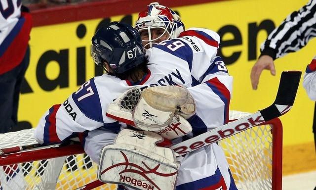 Rastislav stana objatie tomas zaborsky slovensko vs nemecko ms2013 reuters