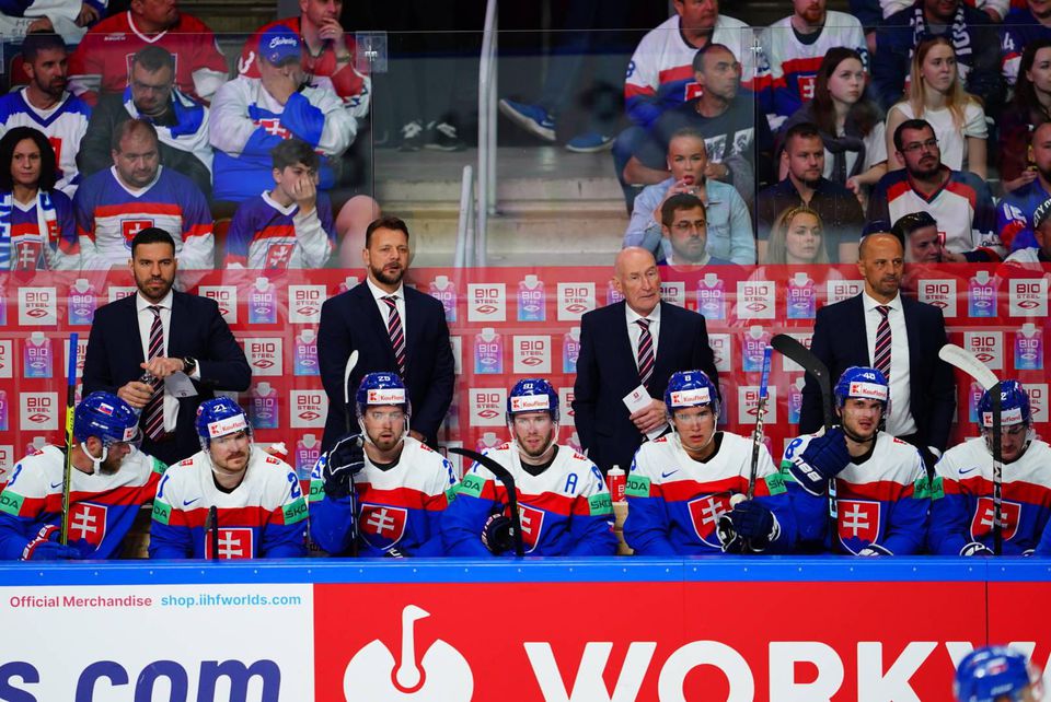 MS v hokeji 2023: Hráči Slovenska v zápase s Kanadou.