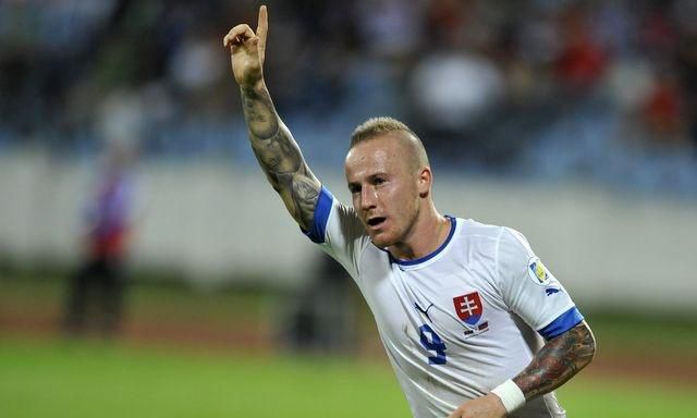 Miroslav stoch slovensko biely dres ruka horeee tasr