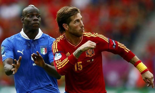 Ramos spanielsko vs balotelli taliansko euro2012 skupina reuters