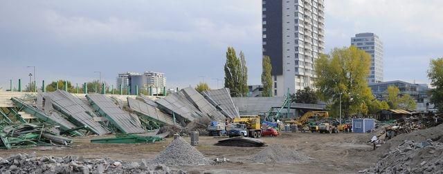 Petrzalka stadion buranie jul12