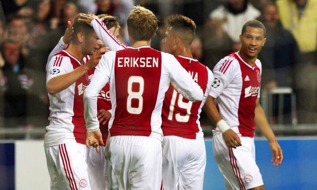 Ajax hraci radost vs man city okt2012 reuters