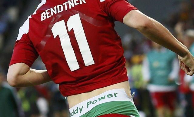 Bendtner trenky reklama me2012 reuters