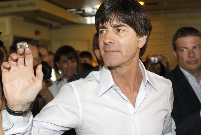 Joachim low nemecko ilustracka trener foto me reuters