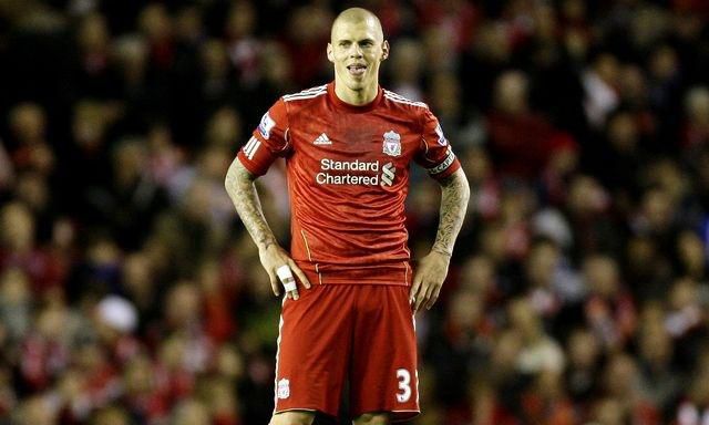 Martin skrtel liverpool ruky v bok