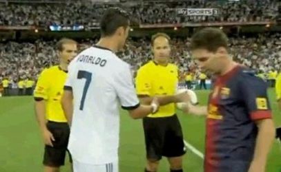 Video: Lionel Messi a Cristiano Ronaldo sa „obišli"
