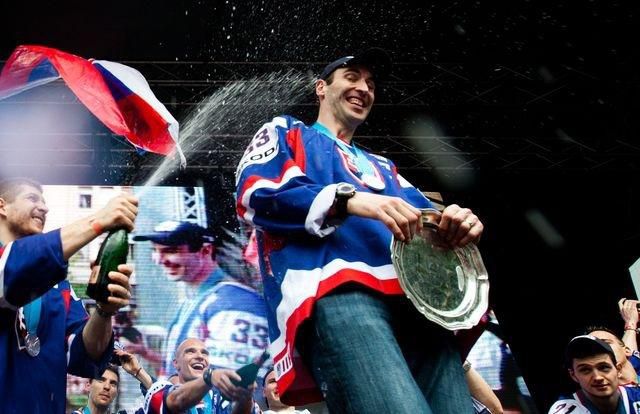 Zdenochara2 oslavy ms striebro podium