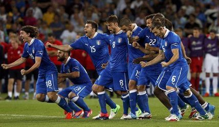 Video: Taliansko do semifinále, Anglicko v slzách, rozhodli až penalty!
