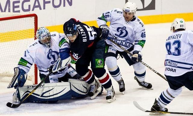 Bliznak slovan vs dynamo moskva pred brankou okt2012