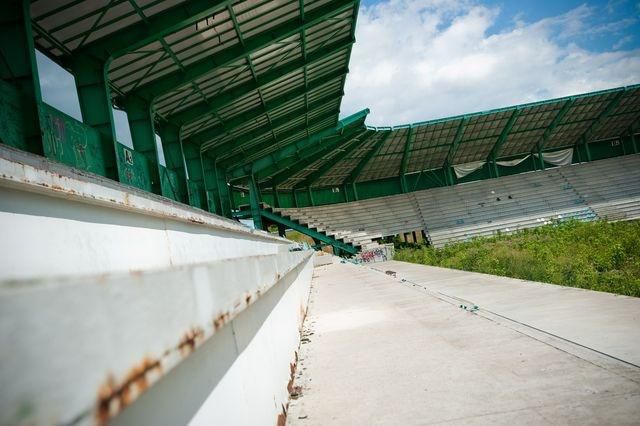 Petrzalka stadion buranie jul12