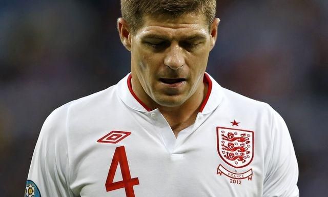 Gerrard anglicko hlava dole euro2012