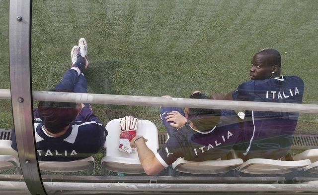 Balotelli trening me2012 reuters