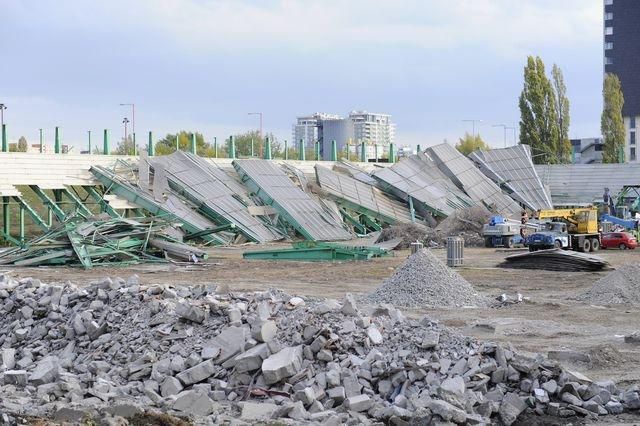 Petrzalka stadion buranie jul12