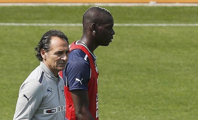 Balotelli prandelli trening me2012 reuters