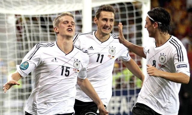 Bender klose ozil nemecko goool vs dansko euro2012 skupina
