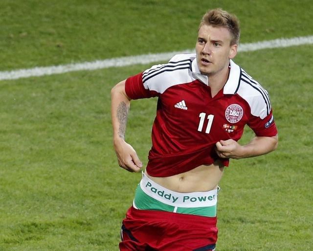 Bendtner dansko paddy power trenirky euro2012