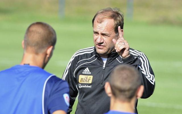 Slovan sk trening weiss uefa 2012