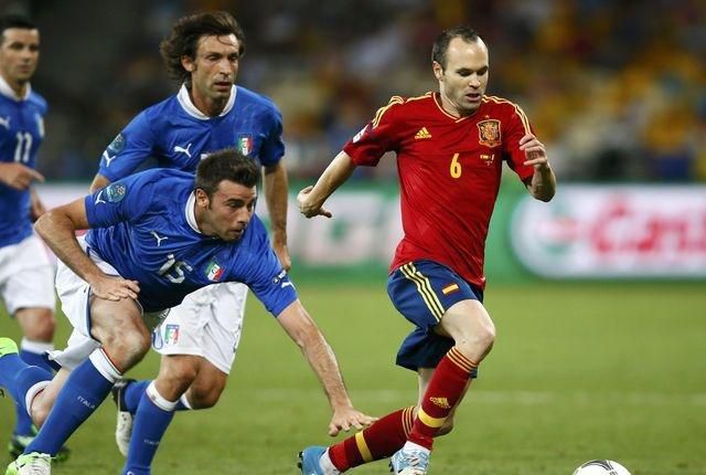 Iniesta andres spanielsko me2012 reuters