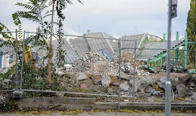 Petrzalka stadion buranie jul12