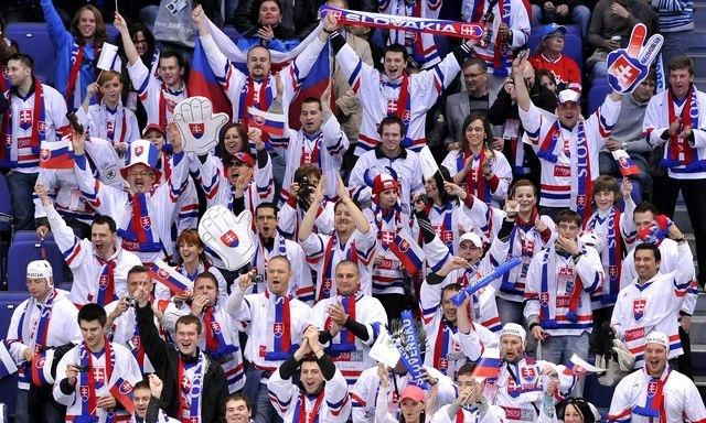 Slovenski hokejovi fanusikovia helsinki ms2012