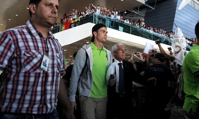 Cristiano ronaldo prilet do lisabonu jun2012