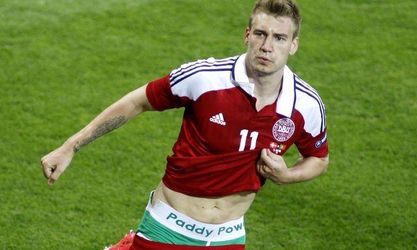 Bendtner chce nastúpiť proti ČR, verí, že mu UEFA zruší trest