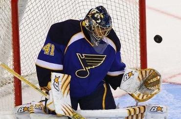 Jaroslav halak st louis chyta puk ou je