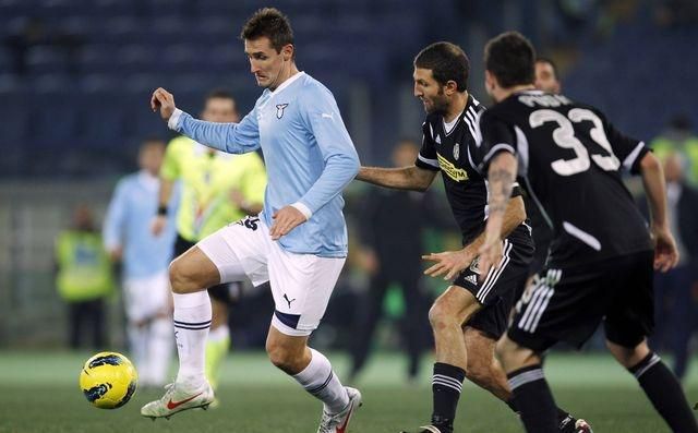 Lazio rim klose cesena feb12 reuters