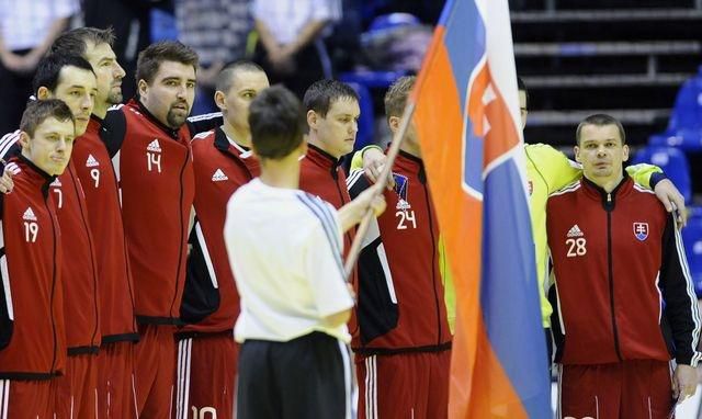 Slovensko hraci hymna vs polsko jan2012