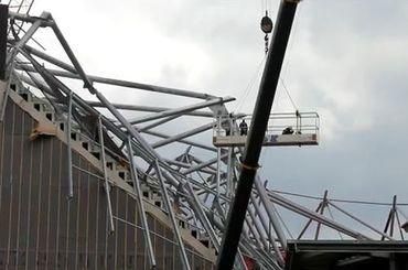 Twente enschede zrutena strecha stadionu jul2011 reprofoto  youtube com