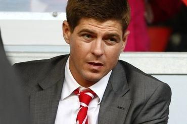 „Tréner Redknapp vyčnieva nad všetkými,“ tvrdí Steven Gerrard