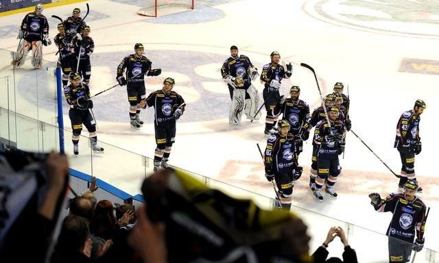 Kosice hraci oslavy vs slovan 2zapas apr2012