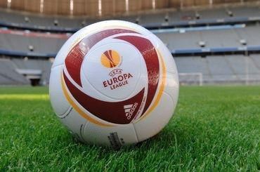 Uefa europa league lopta travnik