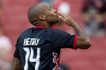 Thierry Henry je „voľný“, Arsenal mlčí, ale ohlásil sa Everton