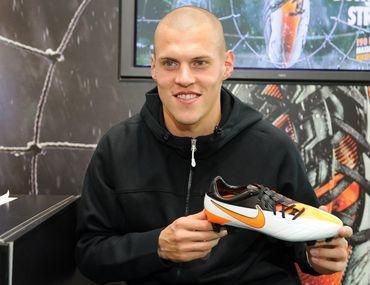 Skrtel martin nove kopacky nike eurovea 2011 nov2011