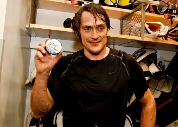 Selanne teemu 600 gol  fotodna marec 2010