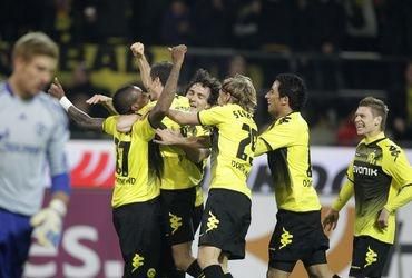 Dortmund zdolal v derby Schalke a vedie Bundesligu