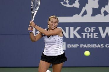 Dominika cibulkova wta stanford 2011 return