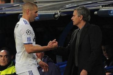 Mourinho tukes benzema real madrid