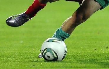 Futbal lopta nohy stcne ilustracne