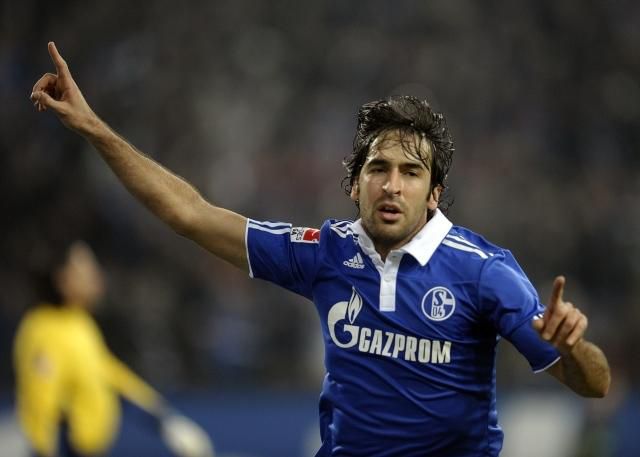 Raul schalke hattrick