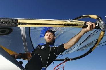 Windsurfing-MS: Patrik Pollák si po druhom dni polepšil