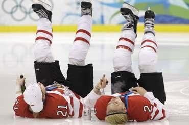 Kanada hokejistky radost zlato zoh vancouver