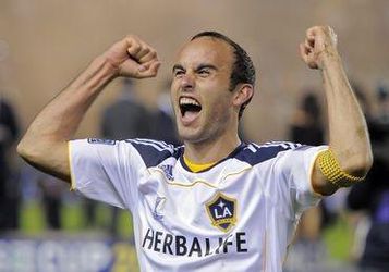 Video: Galaxy víťazom MLS, Donovan využil „uličku“ Keanea