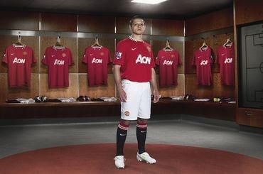 Manchester united dresy 2011  hernandes nikemedia com