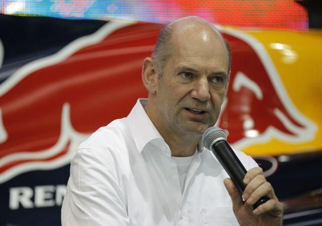 Newey adrian redbull mikrofon